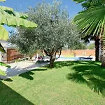 2 Bedroom Nice Apartment In Porec